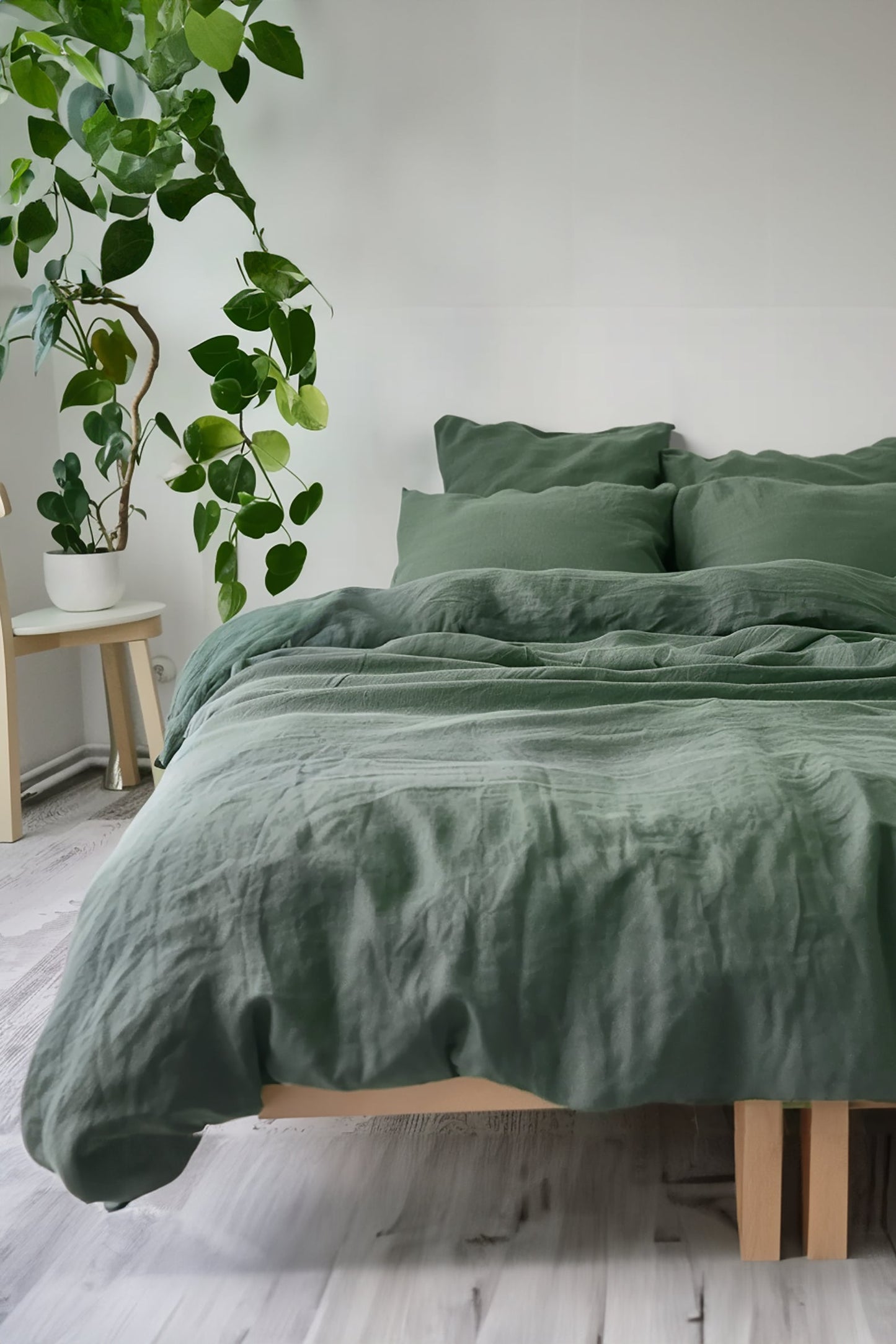 Pine green pillowcase