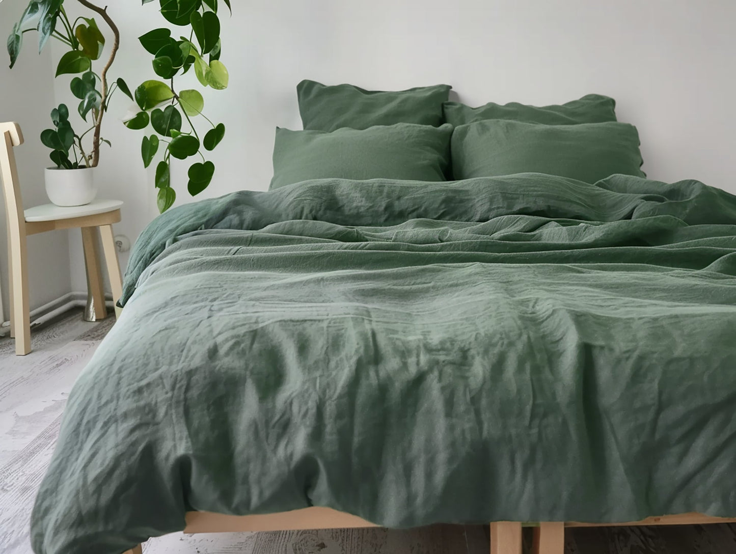 Pine green pillowcase