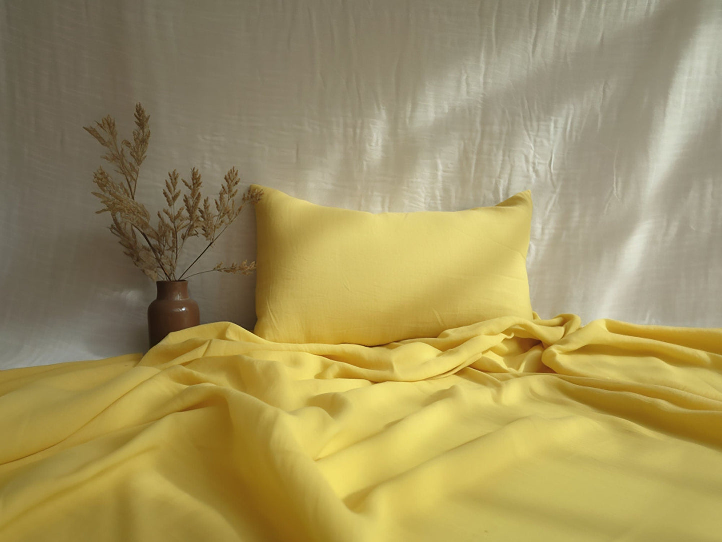Lemon yellow heavy weight sheet set
