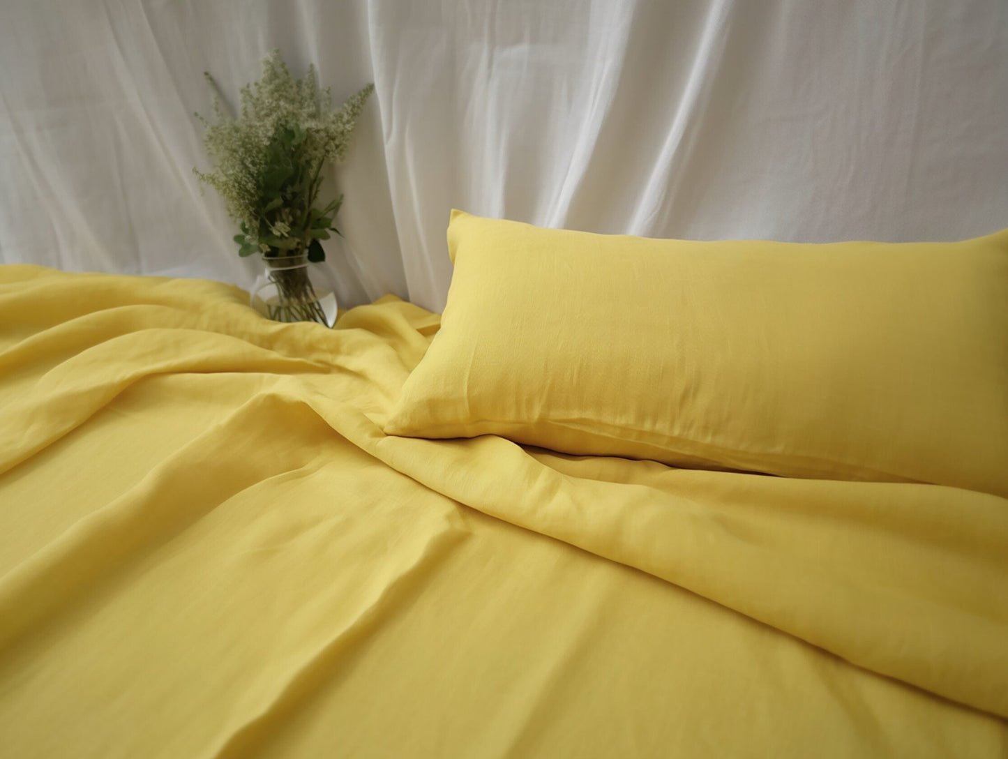 Lemon yellow heavy weight sheet set