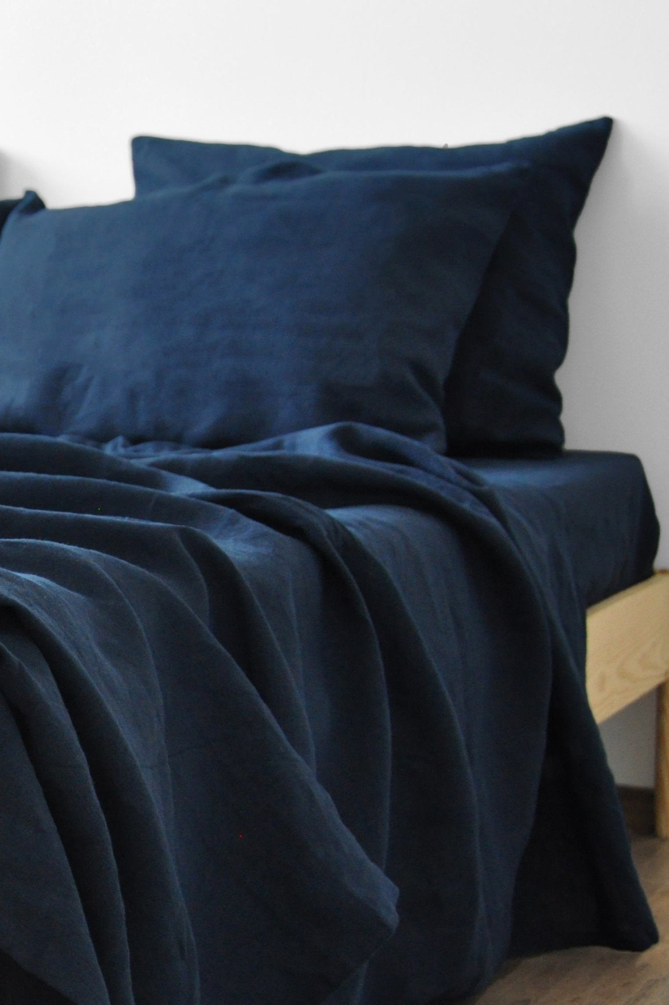 Navy sheet set
